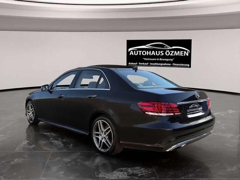 Gebraucht Mercedes E220 Avantgarde 170 PS (125 kW) 2014 Schwarz Limousine