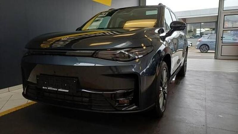 Neu Leapmotor C10 160 kW (218 PS) 2025 Grau SUV