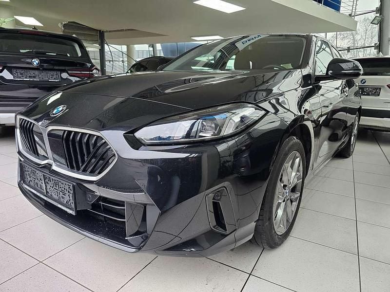Schwarz Gebraucht 2024 BMW 120 Shadowline Kleinwagen | € 34.900 - Bild 1/3