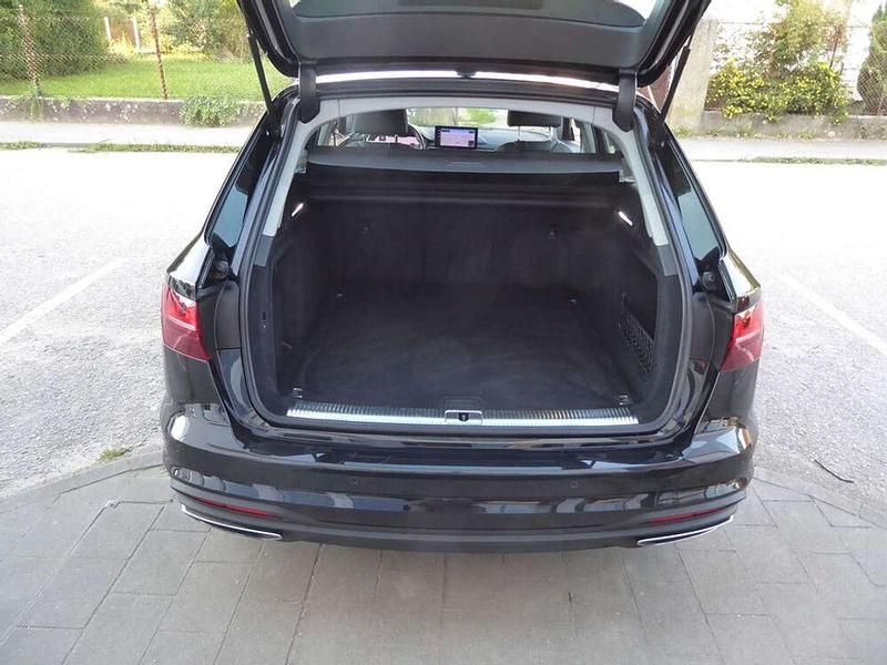 Gebraucht Audi A4 136 PS (100 kW) 2020 Schwarz Kombi