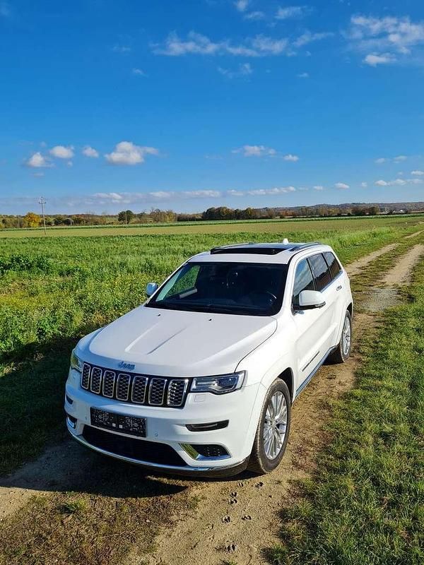 Weiß Gebraucht 2018 Jeep Grand Cherokee Summit SUV | € 36.777 (Fairer Preis) - Bild 1/4