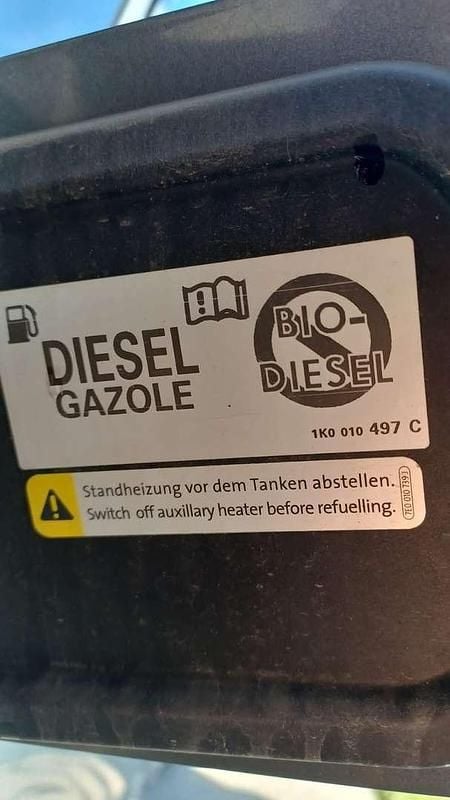 Gebraucht VW Touran Trendline 116 PS (85 kW) 2016 Grau Van / Kleinbus