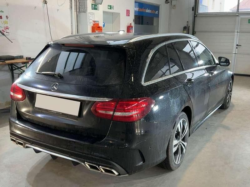 Gebraucht Mercedes C200 AMG line 136 PS (100 kW) 2016 Schwarz Kombi