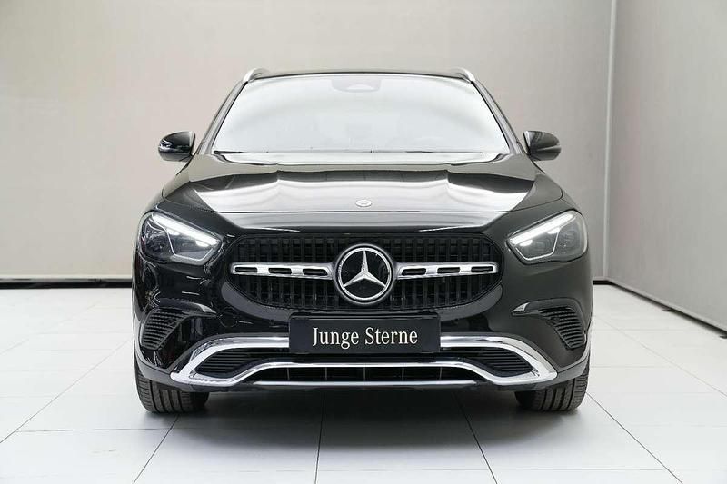 Gebraucht Mercedes GLA180 116 PS (85 kW) 2024 Schwarz SUV