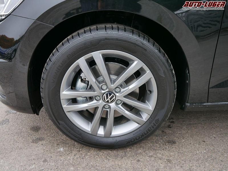 Neu VW Touran Comfortline 150 PS (110 kW) 2026 Grenadilla schwarz metallic Van / Kleinbus