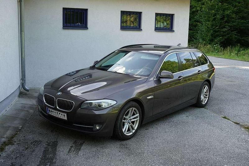 Gebraucht BMW 520 184 PS (135 kW) 2010 Braun Kombi