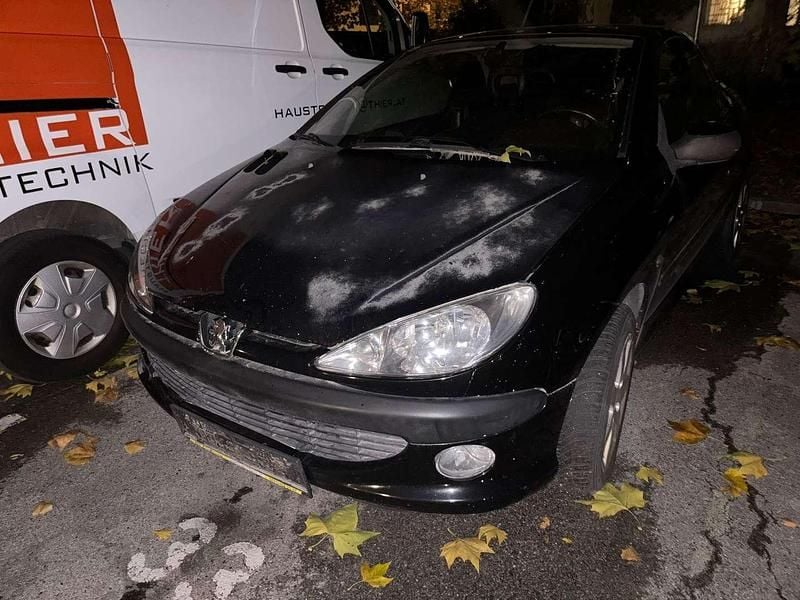 Gebraucht Peugeot 206 CC 136 PS (100 kW) 2001 Cabrio