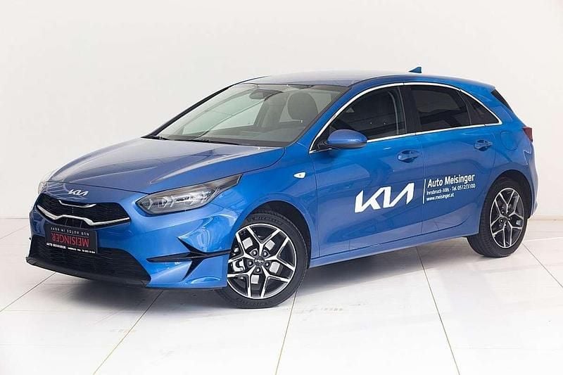 Blau Gebraucht 2025 Kia Ceed Silver Kleinwagen | € 18.900 (Guter Preis) - Bild 1/4