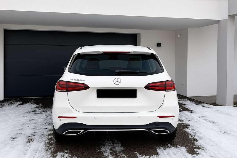 Gebraucht Mercedes B200 150 PS (110 kW) 2021 Van / Kleinbus