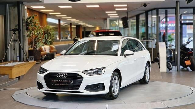 Gebraucht Audi A4 Comfort 136 PS (100 kW) 2022 Weiß Kombi