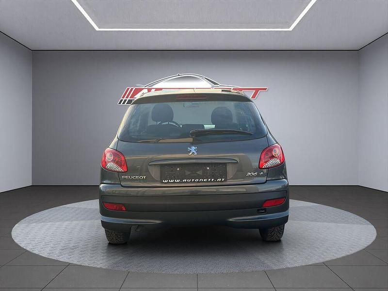 Gebraucht Peugeot 206+ 60 PS (44 kW) 2011 Kleinwagen