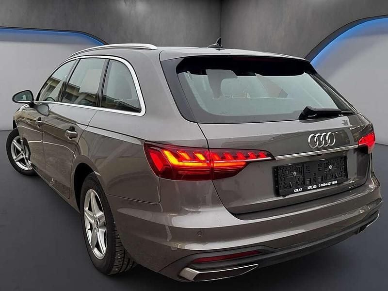 Gebraucht Audi A4 Basis 136 PS (100 kW) 2021 Grau Kombi