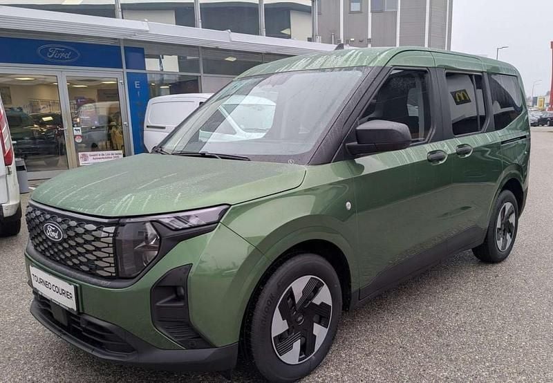 Neu Ford Tourneo Courier Trend 100 kW (136 PS) 2025 Van / Kleinbus