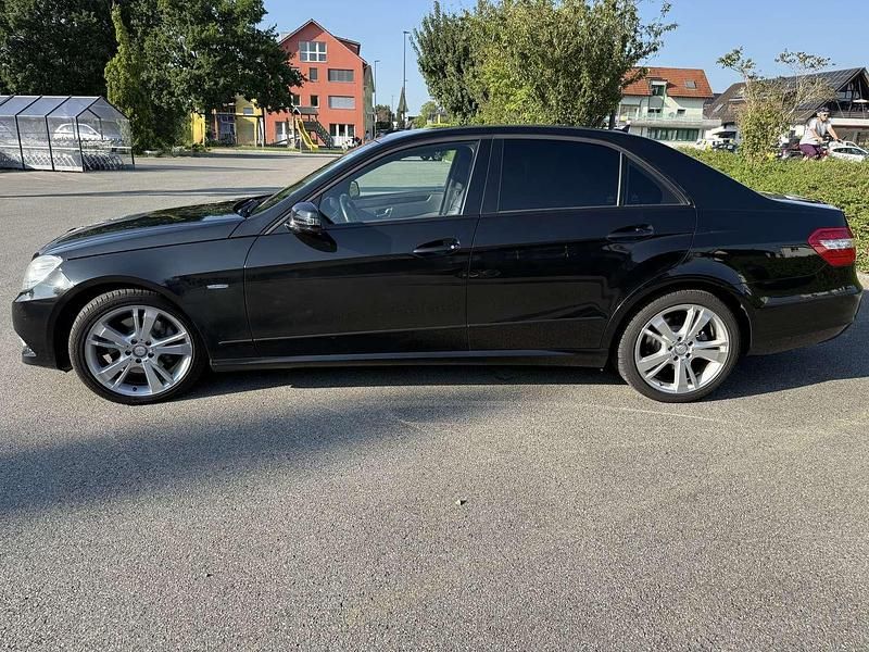 Gebraucht Mercedes E350 Avantgarde 231 PS (169 kW) 2010 Schwarz Limousine