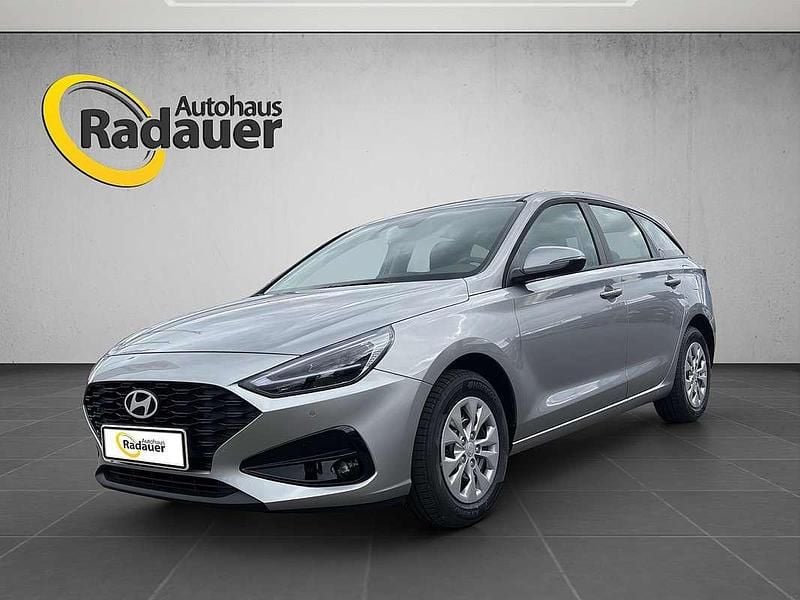 Neu Hyundai i30 97 PS (71 kW) 2025 Silber Kombi