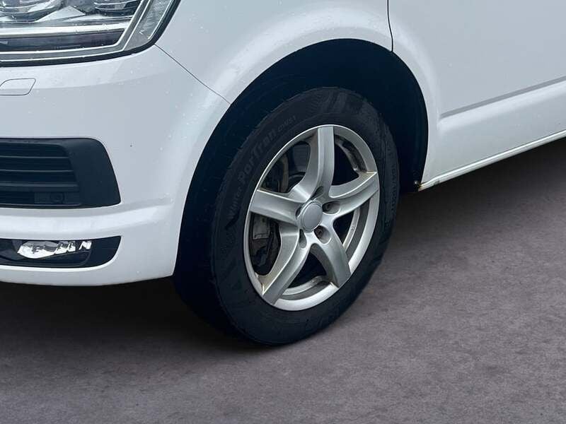 Gebraucht VW Multivan Trendline 150 PS (110 kW) 2016 Weiss  normal Van
