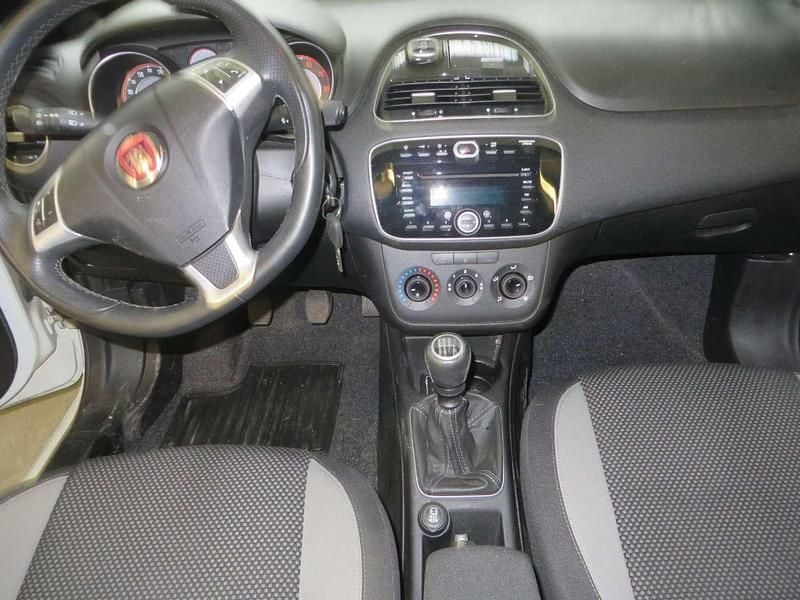 Gebraucht Fiat Punto Lounge 78 PS (57 kW) 2015 Weiß Kleinwagen