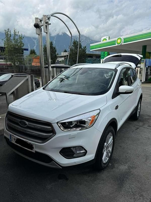 Gebraucht Ford Kuga Titanium 150 PS (110 kW) 2017 SUV
