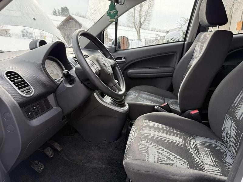 Gebraucht Opel Agila Edition 94 PS (69 kW) 2011 Weiß Kleinwagen