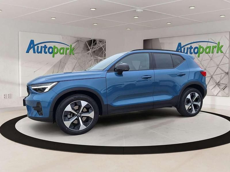 Blau Gebraucht 2022 Volvo XC40 Plus SUV | € 34.990 (Fairer Preis) - Bild 1/4