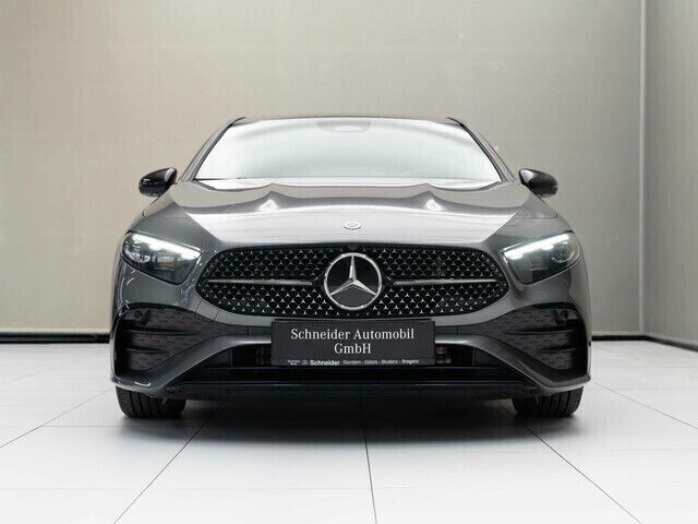 Gebraucht Mercedes A180 116 PS (85 kW) 2023 Grau Limousine
