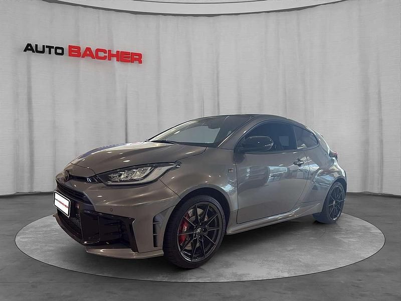 Grau Gebraucht 2024 Toyota Yaris Kleinwagen | € 62.990 - Bild 1/4