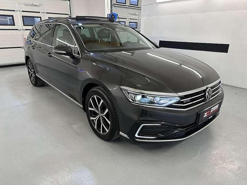 Gebraucht VW Passat GTE 218 PS (160 kW) 2022 Grau Kombi