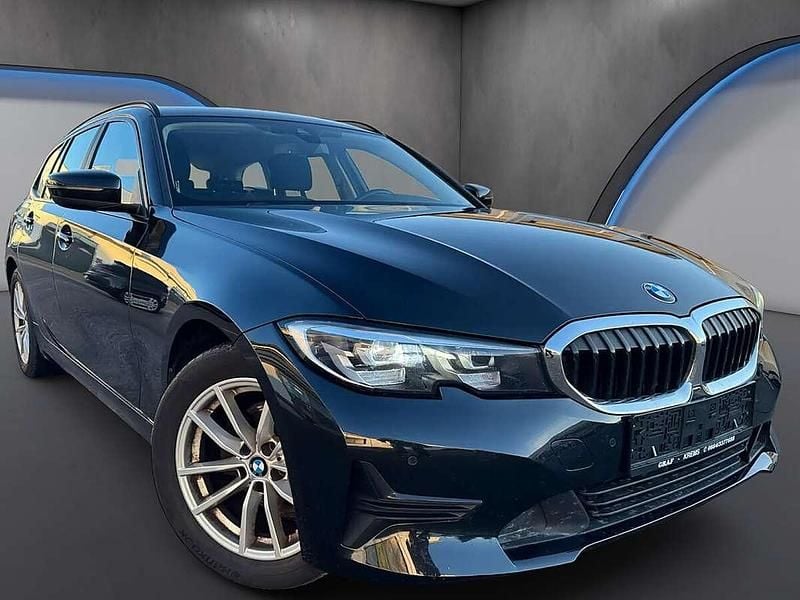 Gebraucht BMW 320 Sport Line 190 PS (139 kW) 2020 Schwarz Kombi