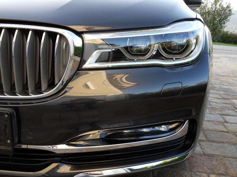 Gebraucht BMW 730L 265 PS (194 kW) 2017 Grau Limousine