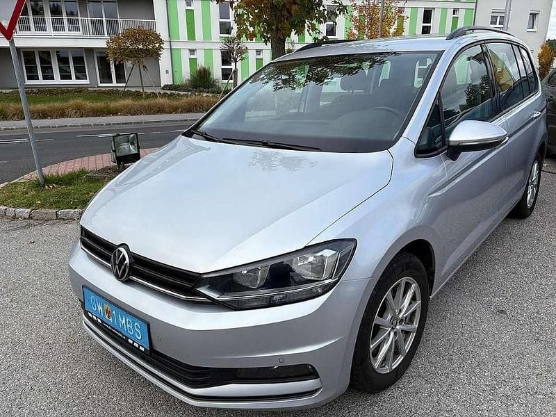 Gebraucht VW Touran 122 PS (89 kW) 2022 Silber Van / Kleinbus