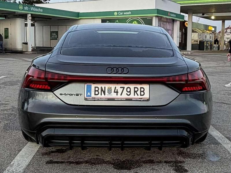 Gebraucht Audi e-tron GT quattro 350 kW (476 PS) 2021 Grau Limousine