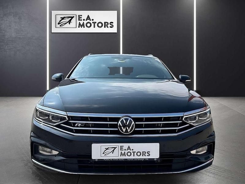Gebraucht VW Passat Elegance 200 PS (147 kW) 2024 Schwarz Kombi