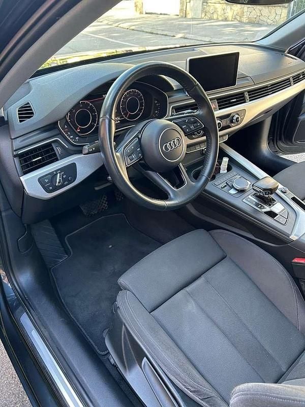 Grau Gebraucht 2018 Audi A4 Sport Kombi | € 15.900 (Fairer Preis) - Bild 1/4