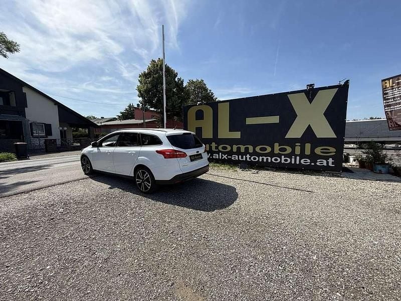 Gebraucht Ford Focus Trend 105 PS (77 kW) 2016 Weiß Kombi