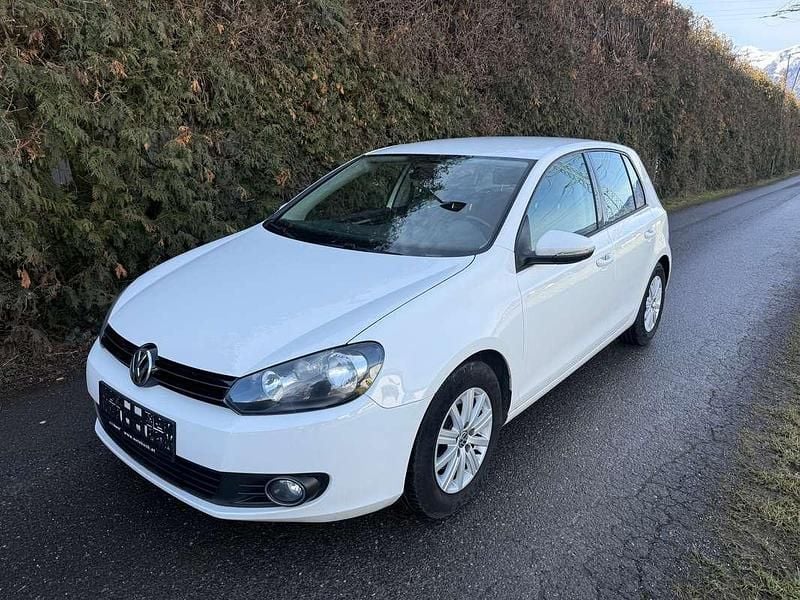 Gebraucht VW Golf VII 105 PS (77 kW) 2012 Weiß Limousine