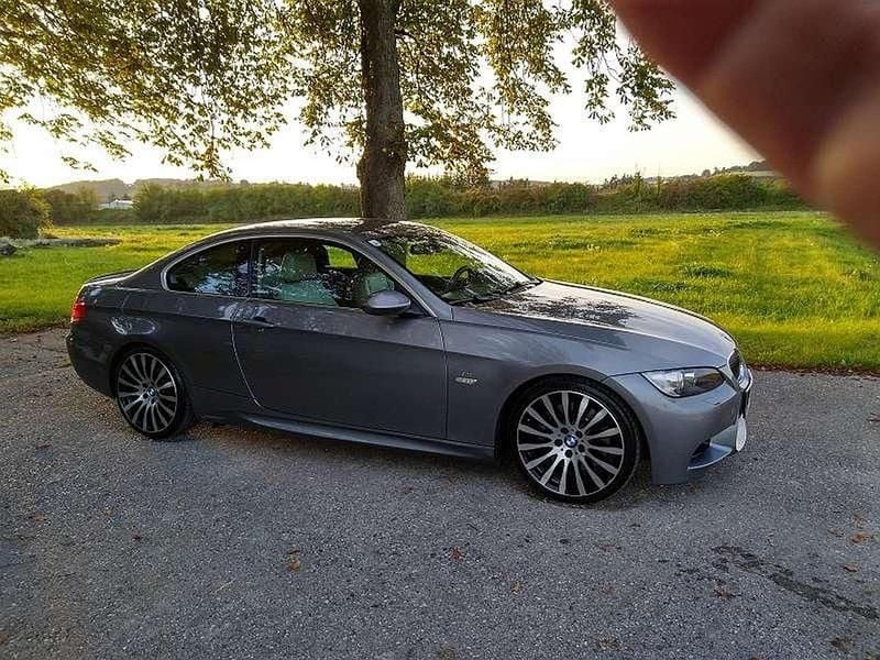 Grau Gebraucht 2006 BMW 335 Coupé | € 15.900 (Fairer Preis) - Bild 1/4