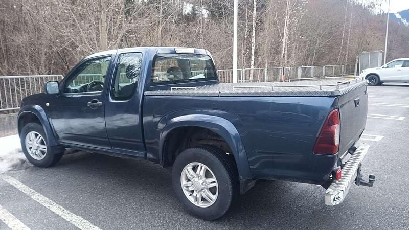 Gebraucht Isuzu D-Max 136 PS (100 kW) 2011 Blau Abholung