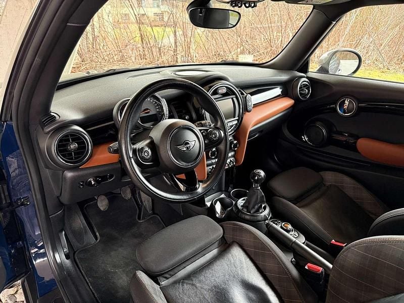 Gebraucht Mini Cooper Hatch 136 PS (100 kW) 2017 Blau Kleinwagen