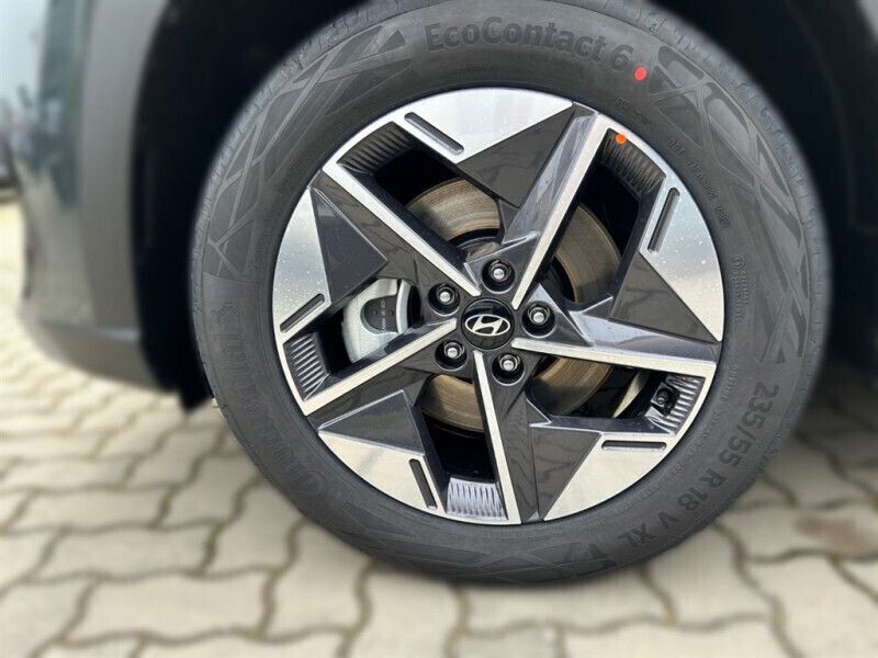 Gebraucht Hyundai Tucson GO! 159 PS (116 kW) 2023 Cypress green / schwarz SUV