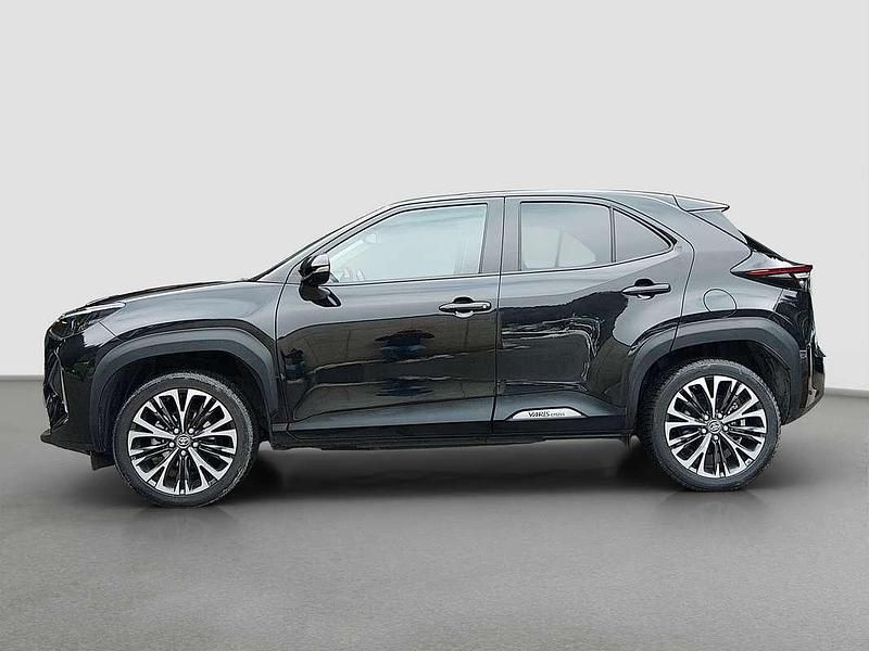 Gebraucht Toyota Yaris Cross 92 PS (67 kW) 2022 Schwarz SUV