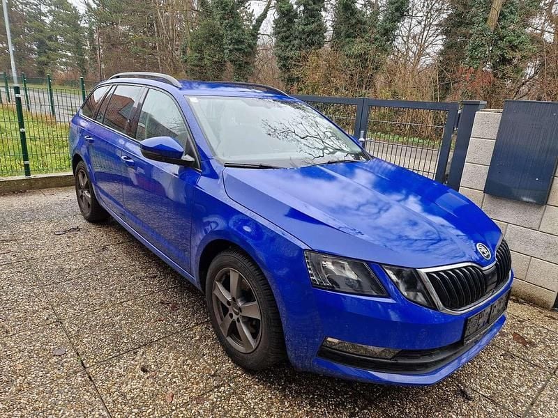 Gebraucht Skoda Octavia Ambition 116 PS (85 kW) 2019 Blau Kombi