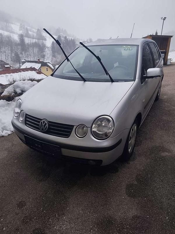 Gebraucht VW Polo Highline 64 PS (47 kW) 2003 Silber Limousine