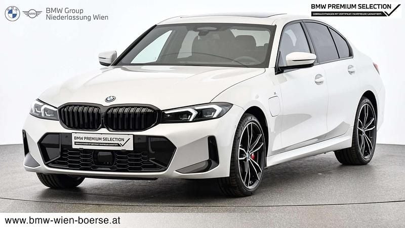 Weiß Gebraucht 2024 BMW 330e Efficient Dynamics Limousine | € 50.491 (Etwas zu teuer) - Bild 1/4