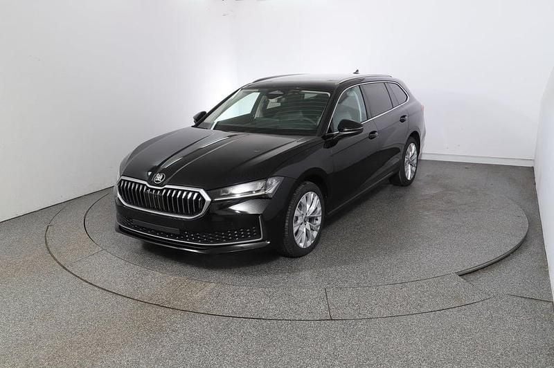 Schwarz metallic Neu 2026 Skoda Superb Selection Kombi | € 52.990 (Etwas zu teuer) - Bild 1/4
