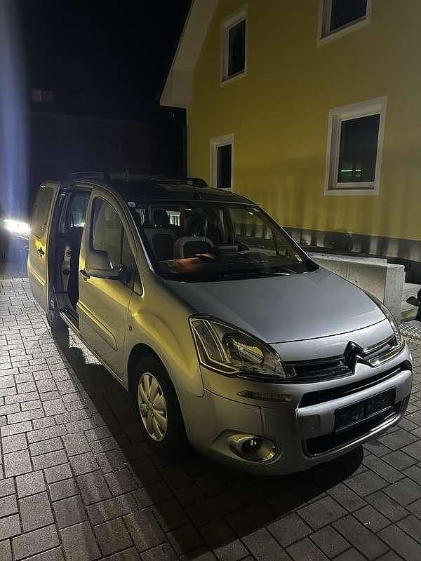 Gebraucht Citroën Berlingo Tendance 92 PS (67 kW) 2013 Grau Van / Kleinbus