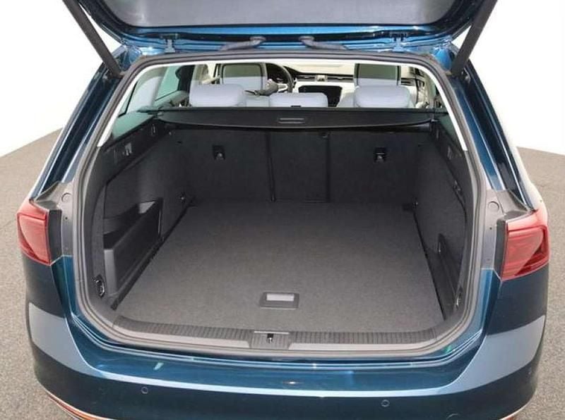 Gebraucht VW Passat Elegance 190 PS (139 kW) 2019 Blau Kombi