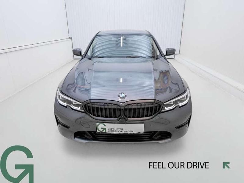 Gebraucht BMW 320 190 PS (139 kW) 2020 Grau Limousine