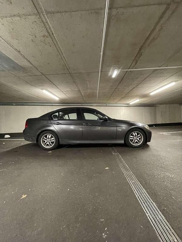 Gebraucht BMW 320 163 PS (119 kW) 2005 Grau Limousine