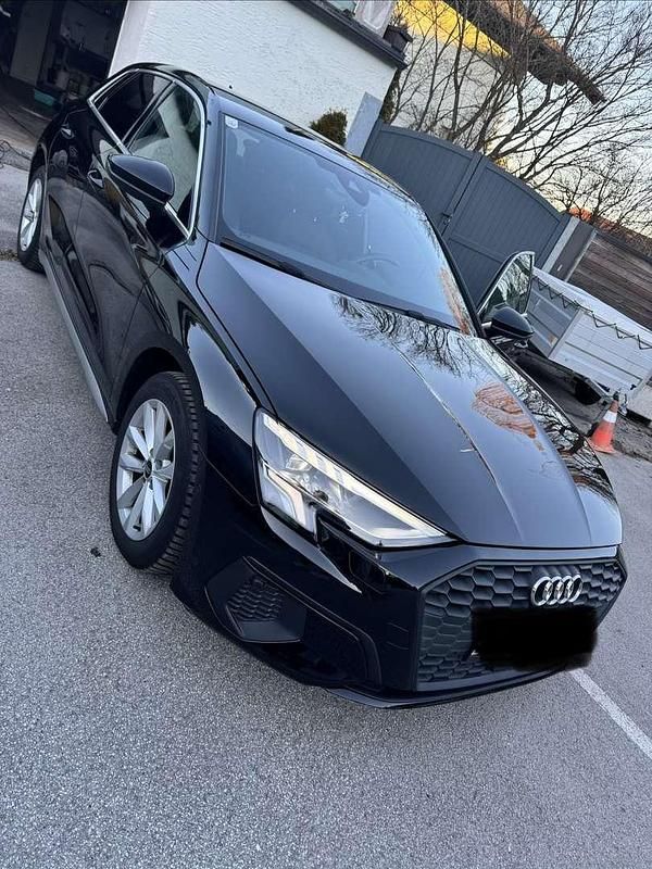Gebraucht Audi A3 Sportback 116 PS (85 kW) 2021 Schwarz Kleinwagen