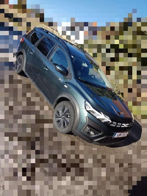 Gebraucht Dacia Jogger Expression 110 PS (80 kW) 2024 Grün Van / Kleinbus